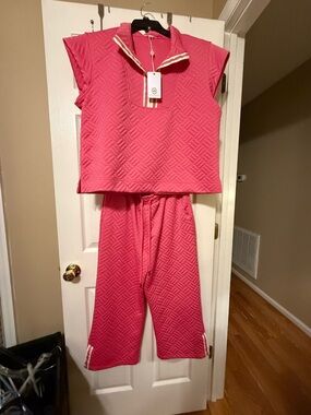 Cropped Quilted Tank & Drawstring Ankle Pants Set in Hot Pink